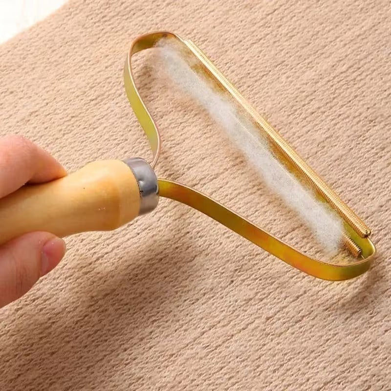 Portable Lint Remover Clothes Fuzz Fabric Shaver Brush