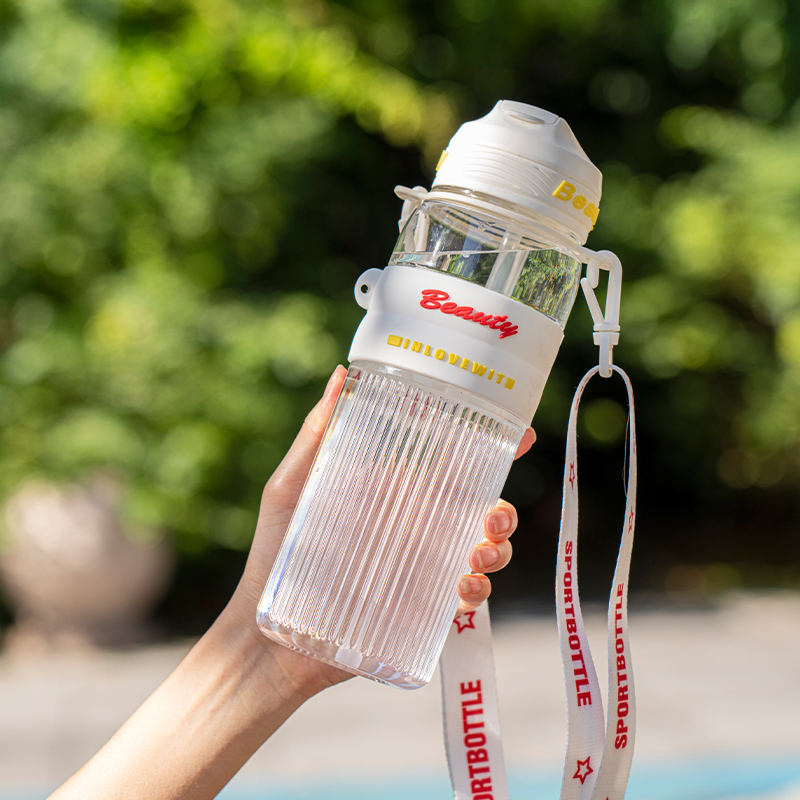 Kids Water Bottle – 600ml Lightweight Bottle with Easy Flip Lid