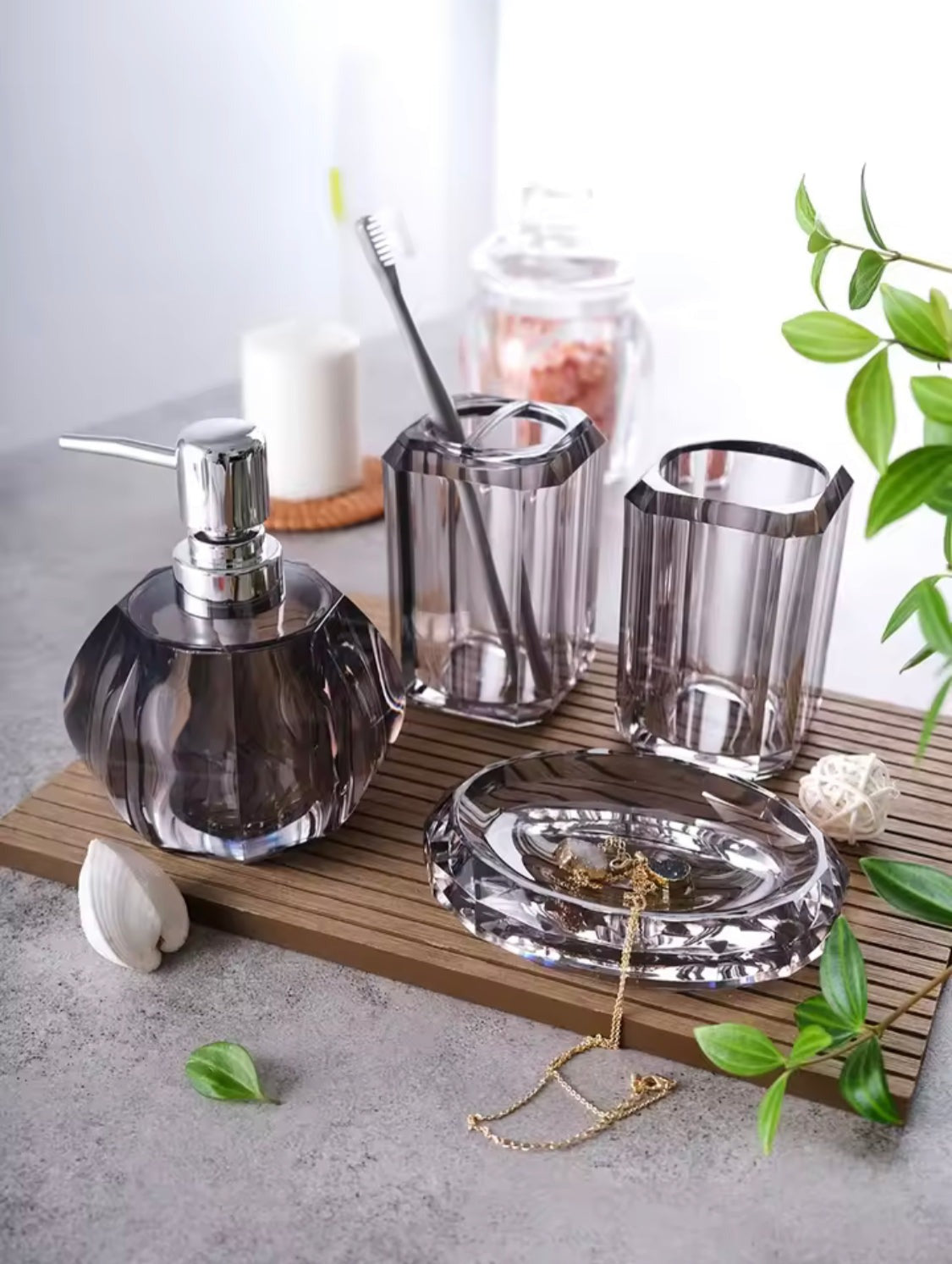 Luxury Acrylic Bathroom Accessory Set – 4-Piece Crystal Glass Soap Dispenser & Bathroom Décor Set