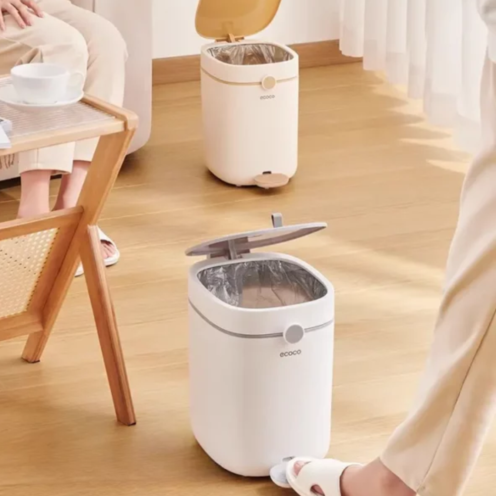 ECOCO FOOT-PEDAL TRASH CAN WITH LID 11L – LARGE-CAPACITY COVERED DUSTBIN FOR KITCHEN BATHROOM BEDROOM & LIVING ROOM