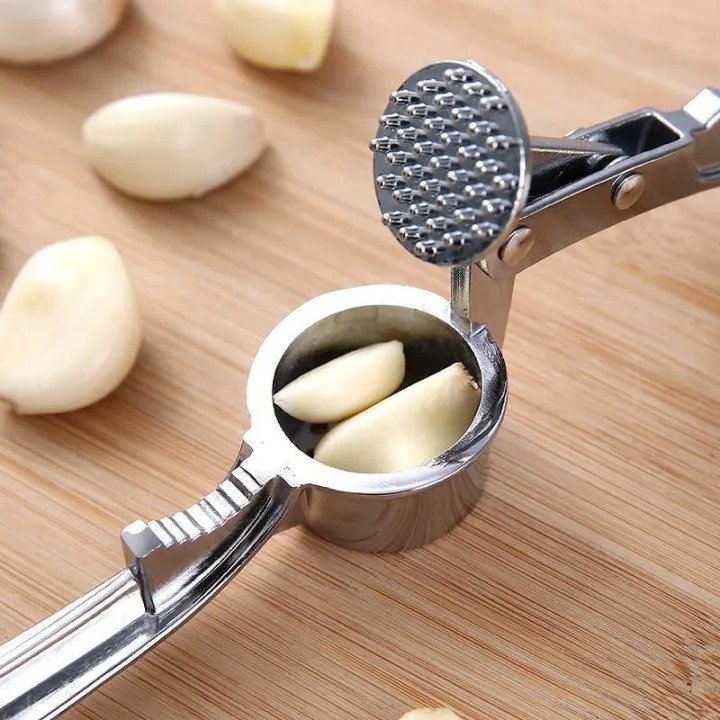 Stainless Steel Garlic Press - Kitchen Garlic Mincer for Easy Crushing - Image 2