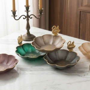 Elegant Glass Swan Handle Decorative Fruit Candy Bowl