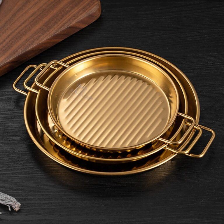 10 Pieces Golden Crockery Set Design One - Image 3