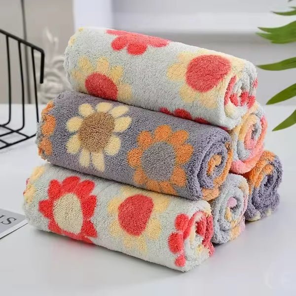 Pack of 5 Absorbent Cleaning Towels - Image 6