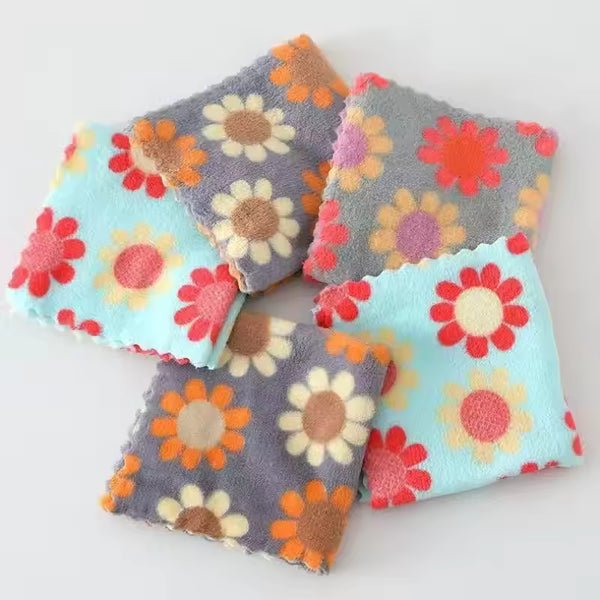 Pack of 5 Absorbent Cleaning Towels - Image 3