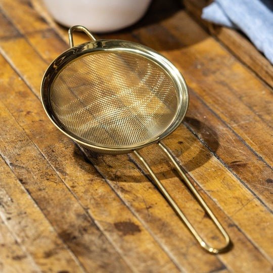 GOLDEN MESH TEA STRAINER 10CM - Image 5